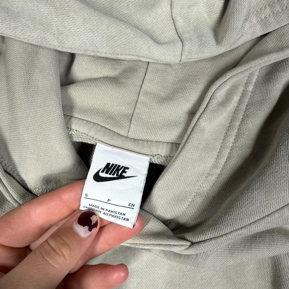 Nike Center Swoosh Long Sleeve Tan Washed Sweatshirt Mens Size Small